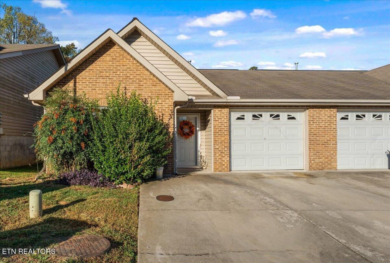 3725 Willow Falls Way, Knoxville, TN 37917 Main Photo