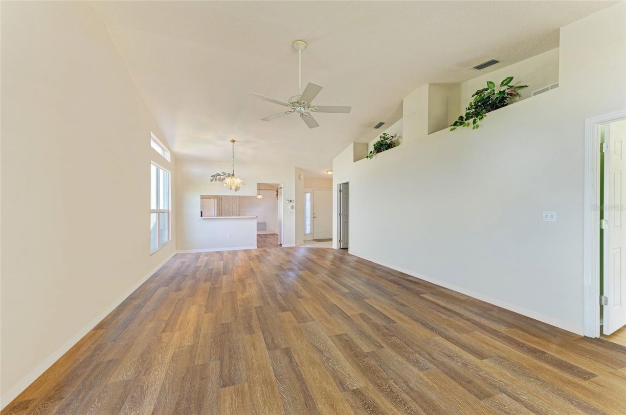 919 Spring Lakes Boulevard, Bradenton, FL 34210 Photo