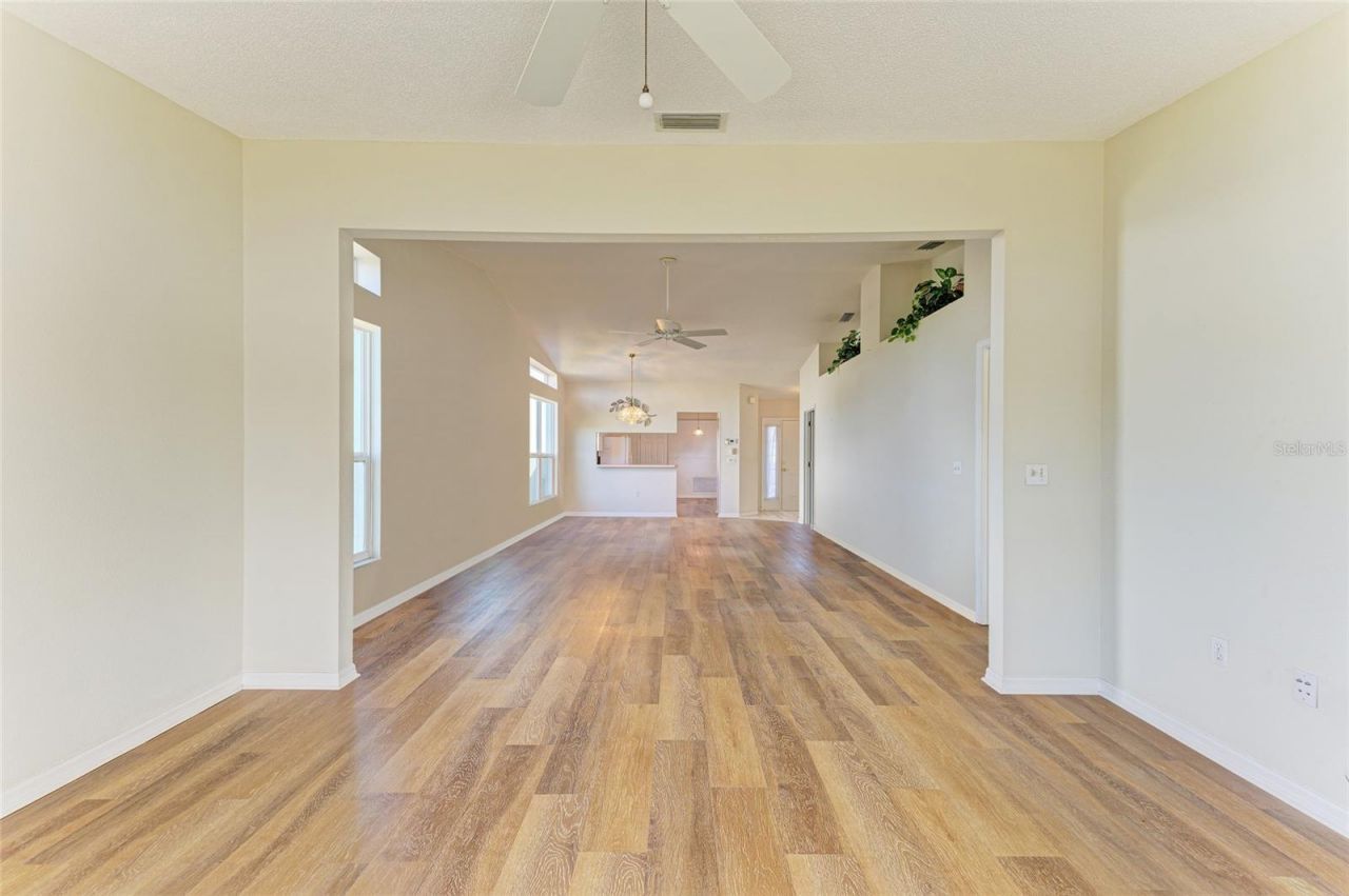 919 Spring Lakes Boulevard, Bradenton, FL 34210 Photo