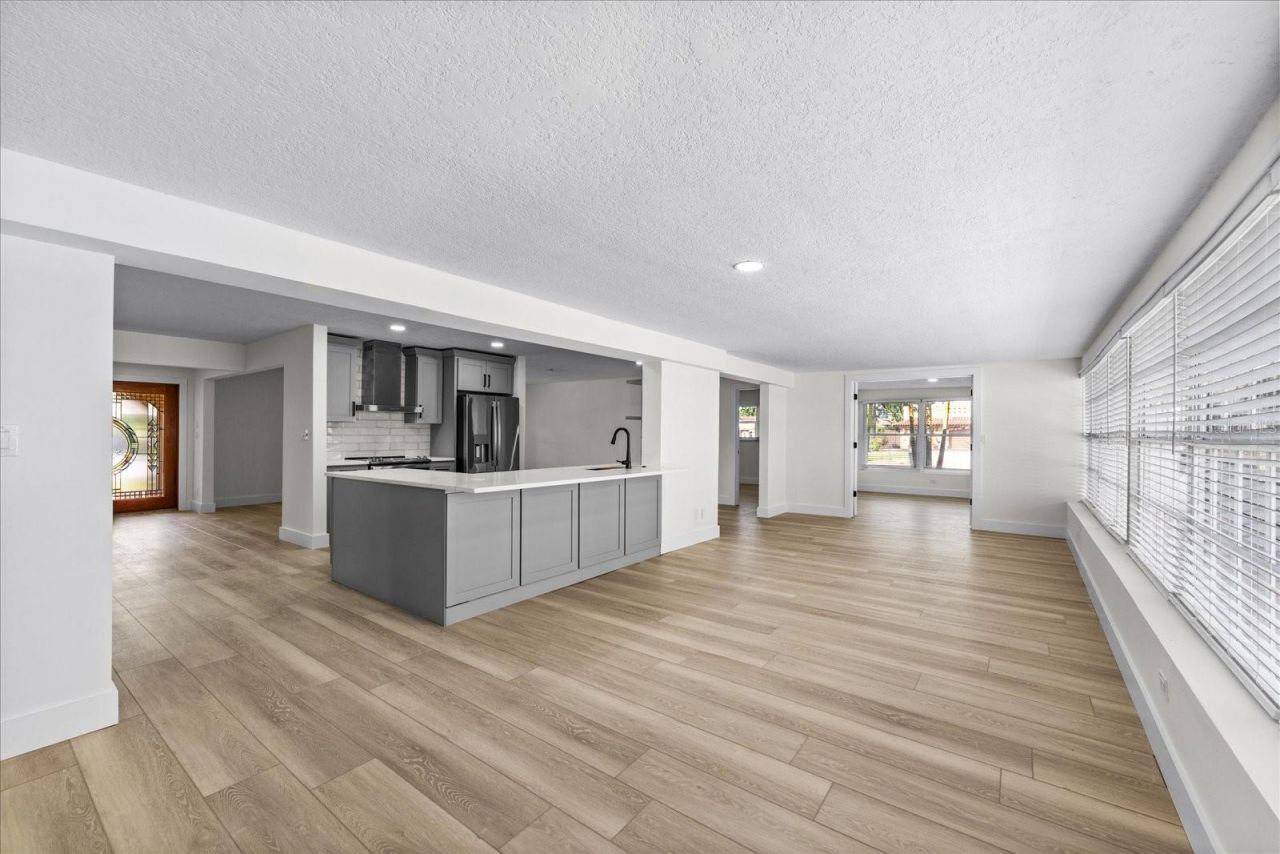 1200 80th Street S, Saint Petersburg, FL 33707 Photo