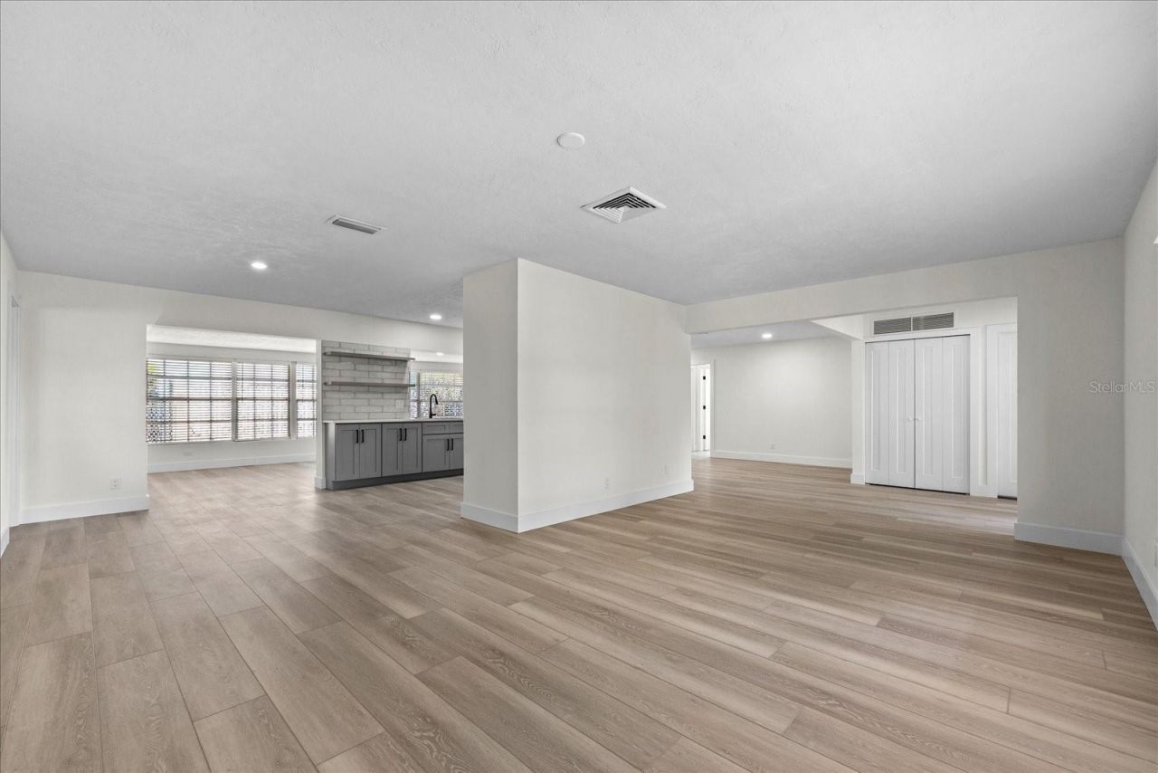 1200 80th Street S, Saint Petersburg, FL 33707 Photo