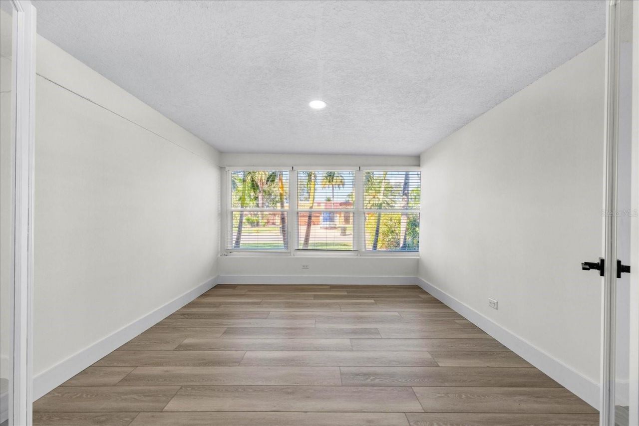 1200 80th Street S, Saint Petersburg, FL 33707 Photo