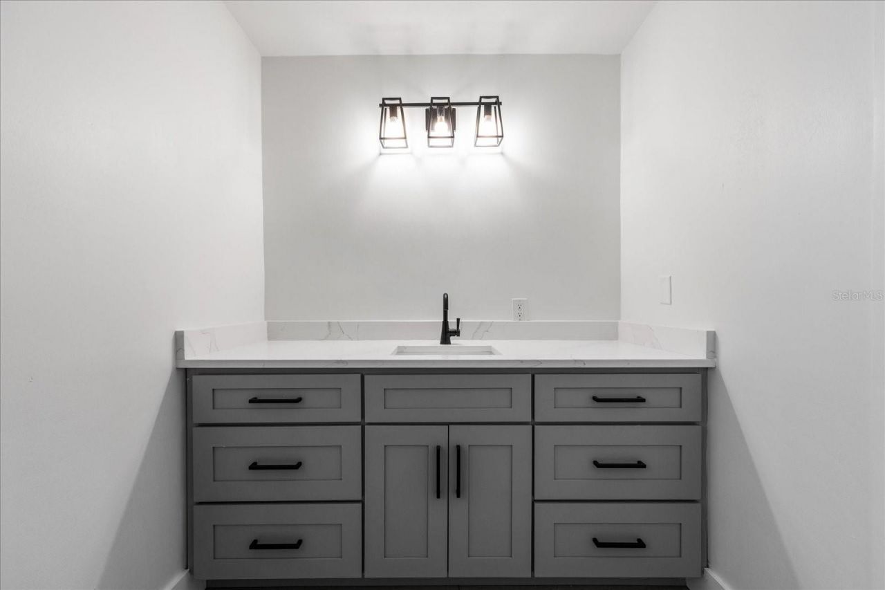 1200 80th Street S, Saint Petersburg, FL 33707 Photo