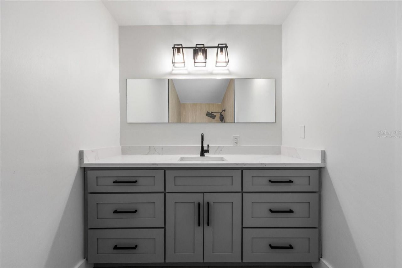 1200 80th Street S, Saint Petersburg, FL 33707 Photo