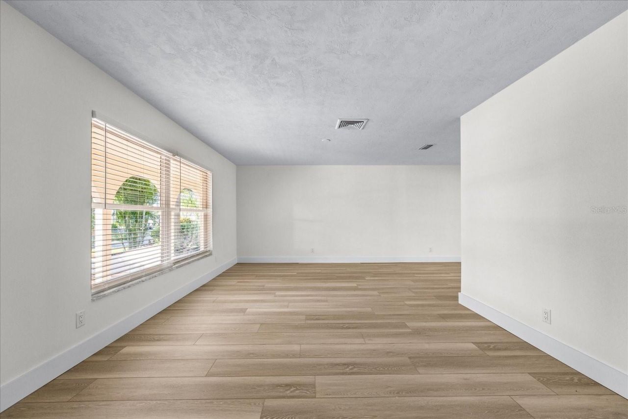 1200 80th Street S, Saint Petersburg, FL 33707 Photo