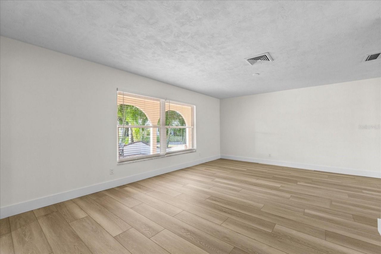 1200 80th Street S, Saint Petersburg, FL 33707 Photo