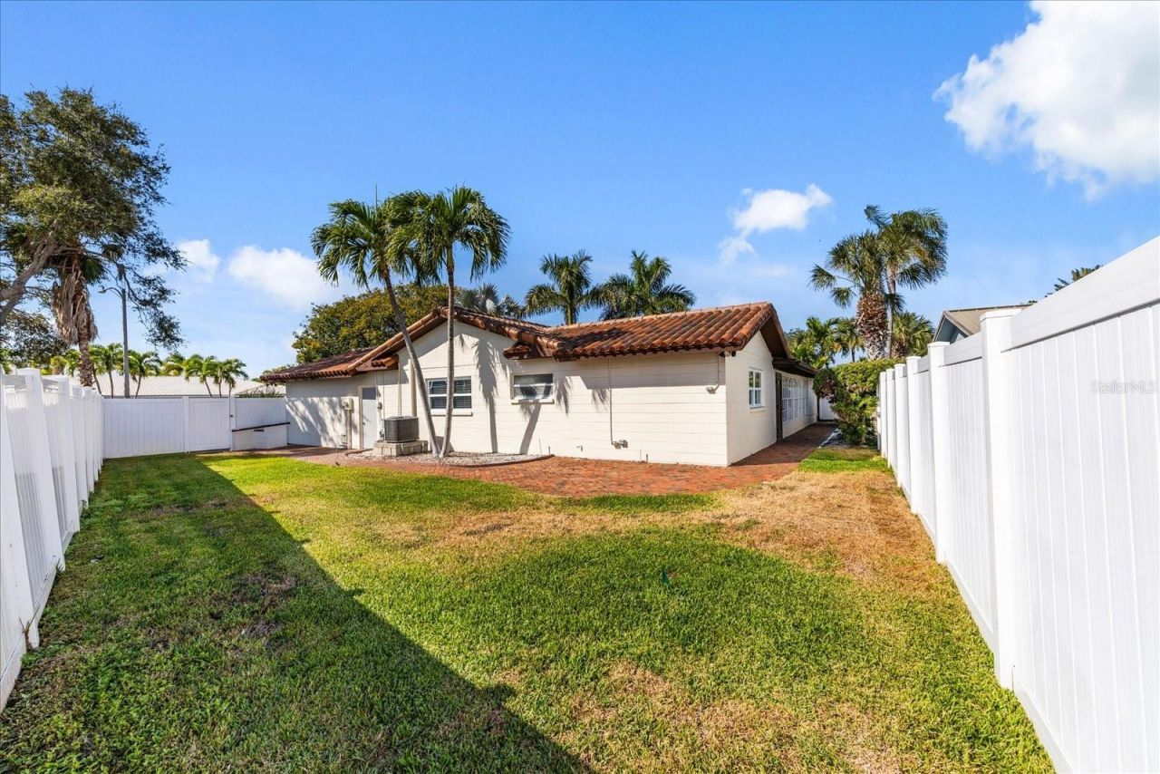 1200 80th Street S, Saint Petersburg, FL 33707 Photo