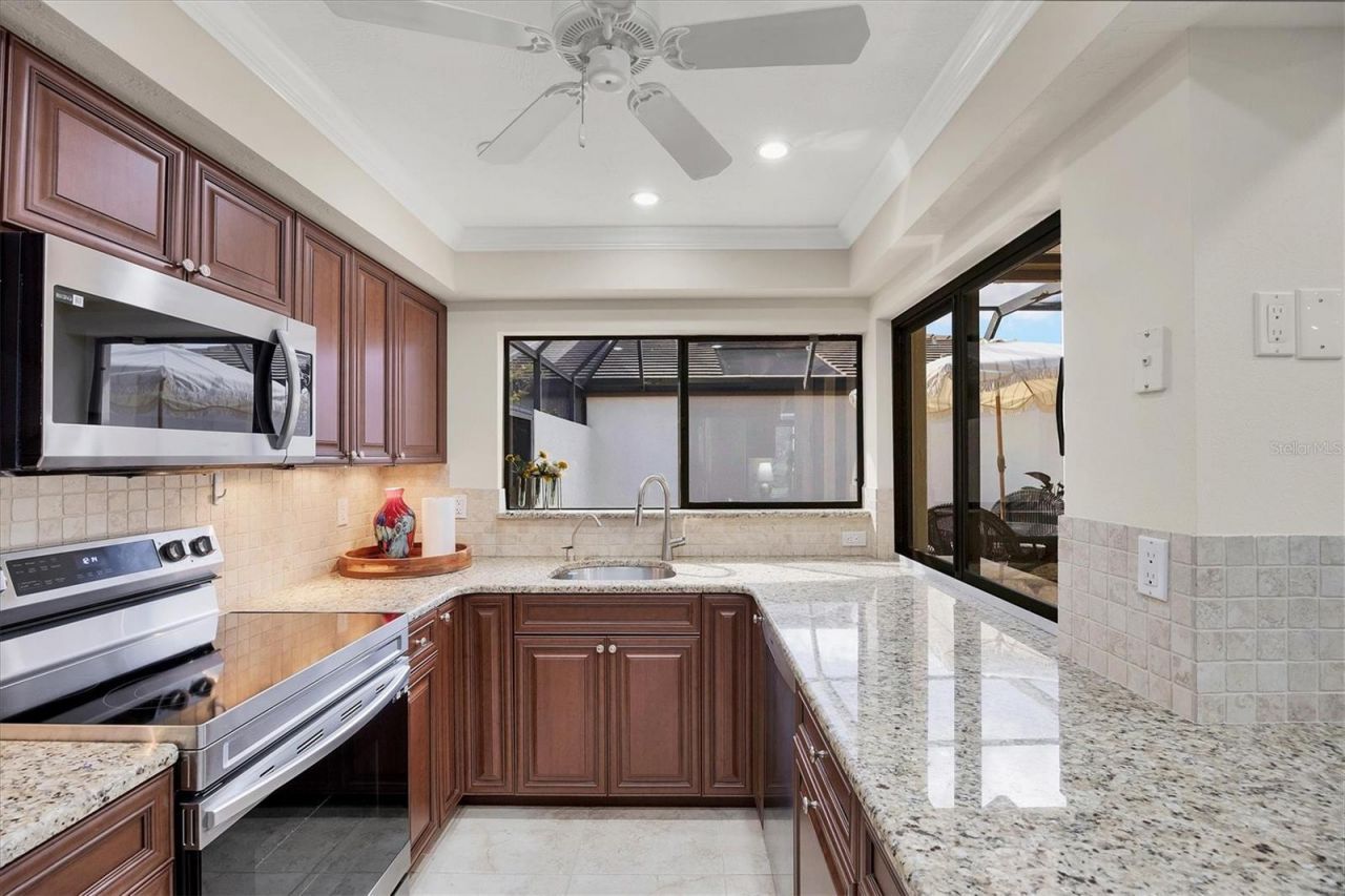 3743 Glen Oaks Manor Drive, Sarasota, FL 34232 Photo