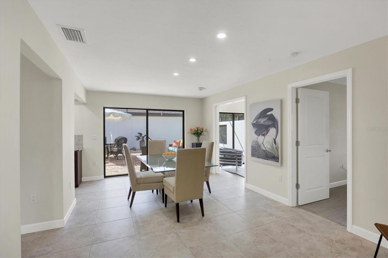 3743 Glen Oaks Manor Drive, Sarasota, FL 34232 Photo