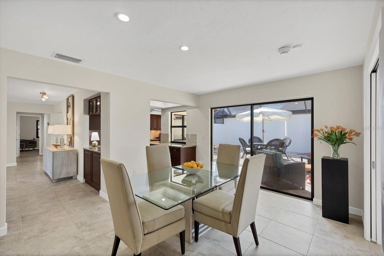 3743 Glen Oaks Manor Drive, Sarasota, FL 34232 Photo