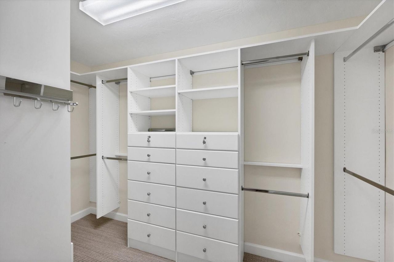 3743 Glen Oaks Manor Drive, Sarasota, FL 34232 Photo