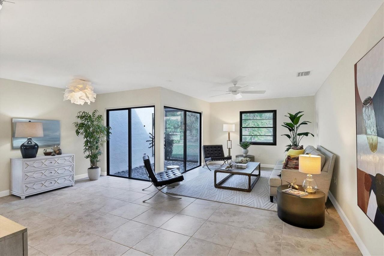 3743 Glen Oaks Manor Drive, Sarasota, FL 34232 Photo