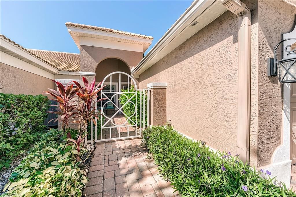 9049 Spring Run Blvd, Estero, FL 34135 Photo