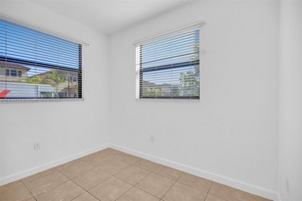 3504 W 94th St, Unit 3504, Hialeah, FL 33018 Photo