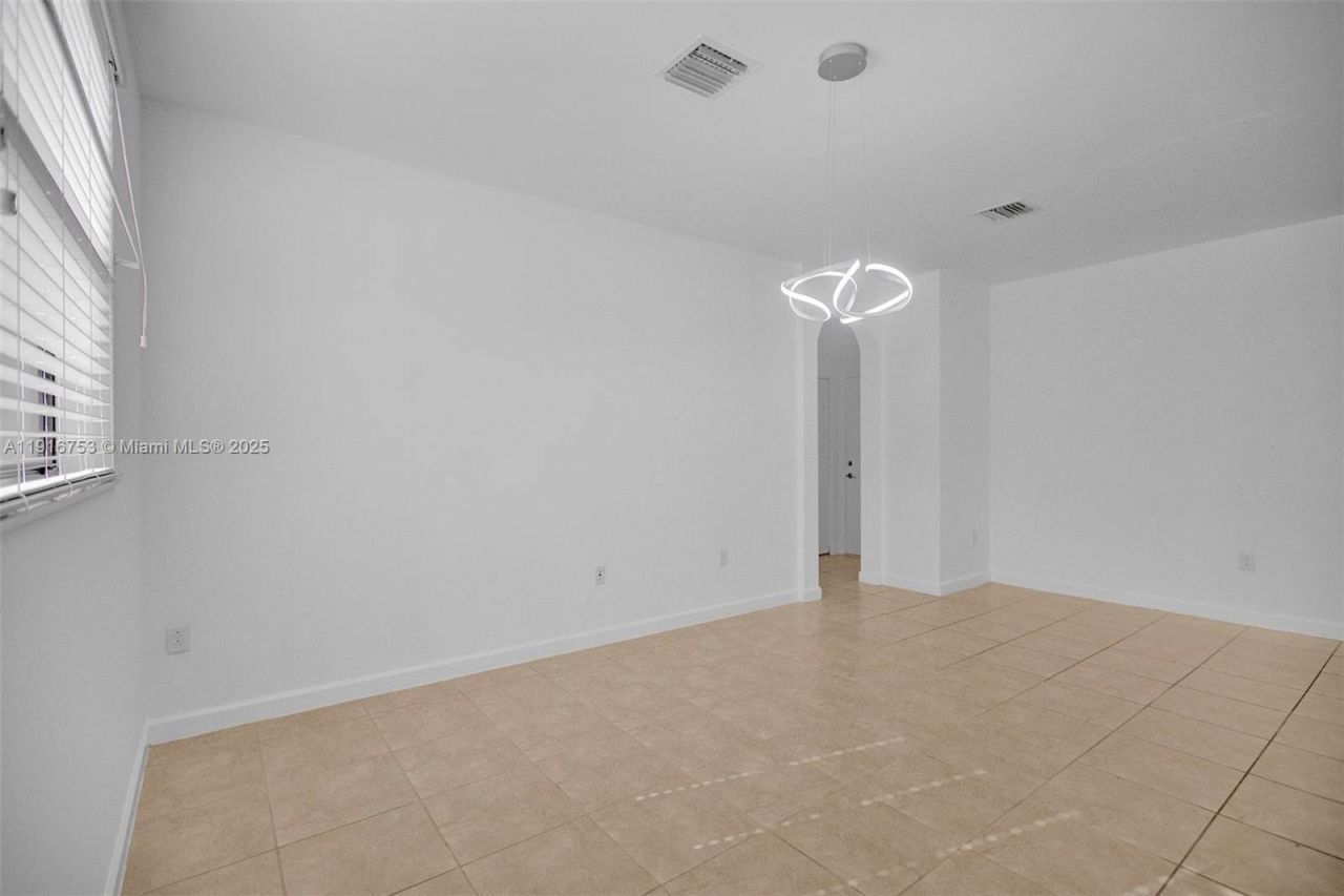 3504 W 94th St, Unit 3504, Hialeah, FL 33018 Photo