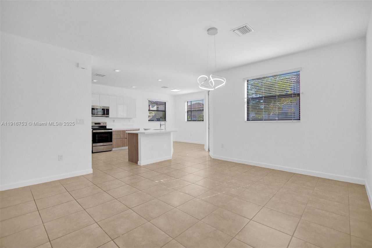 3504 W 94th St, Unit 3504, Hialeah, FL 33018 Photo