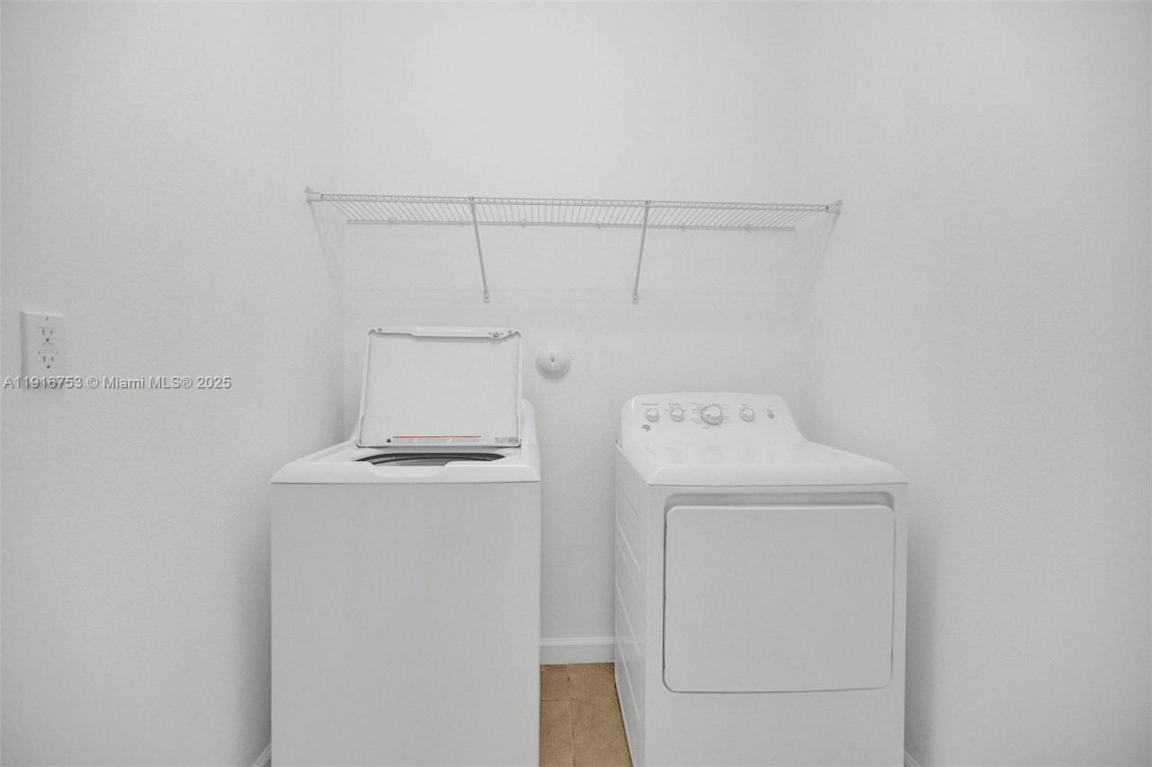 3504 W 94th St, Unit 3504, Hialeah, FL 33018 Photo