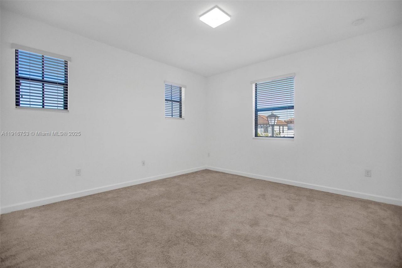 3504 W 94th St, Unit 3504, Hialeah, FL 33018 Photo