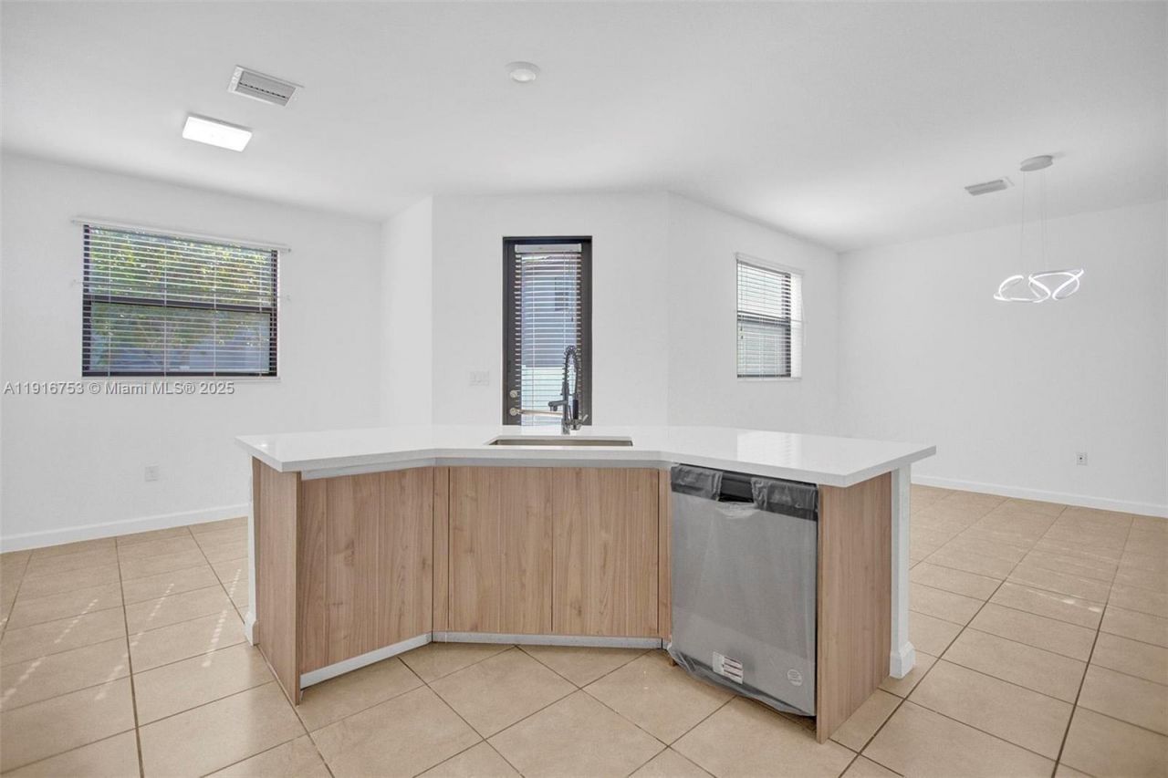 3504 W 94th St, Unit 3504, Hialeah, FL 33018 Photo