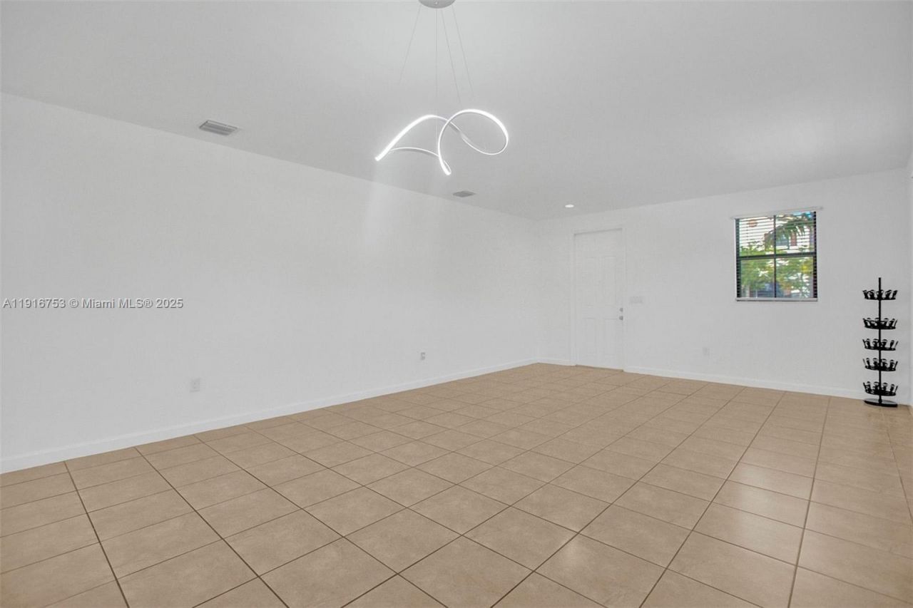 3504 W 94th St, Unit 3504, Hialeah, FL 33018 Photo