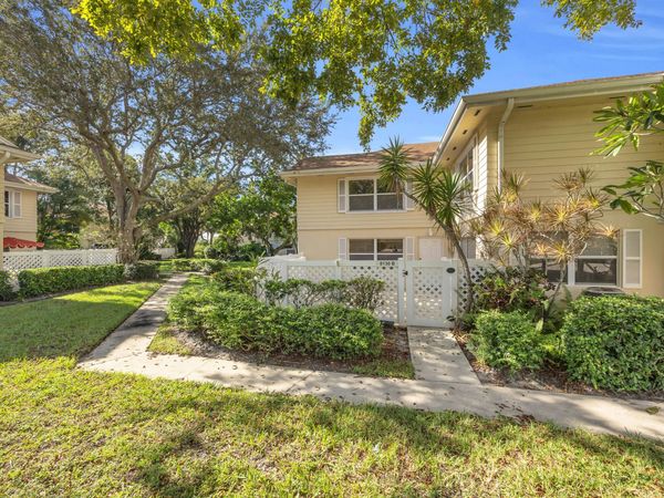8130 Sedgewick Court, Unit 30b, West Palm Beach, FL 33406