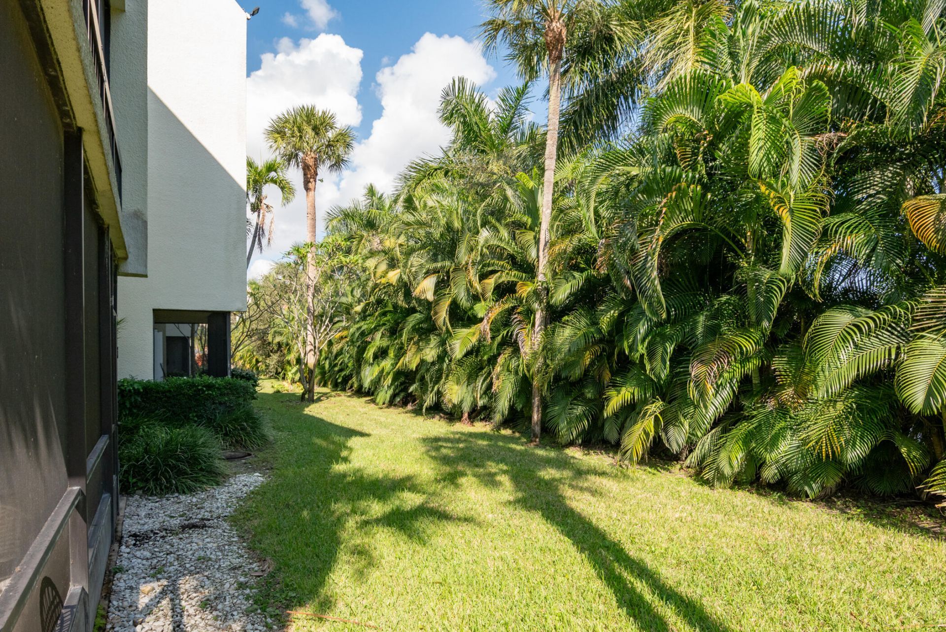 2550 Presidential Way, Unit 107, West Palm Beach, FL 33401 Photo