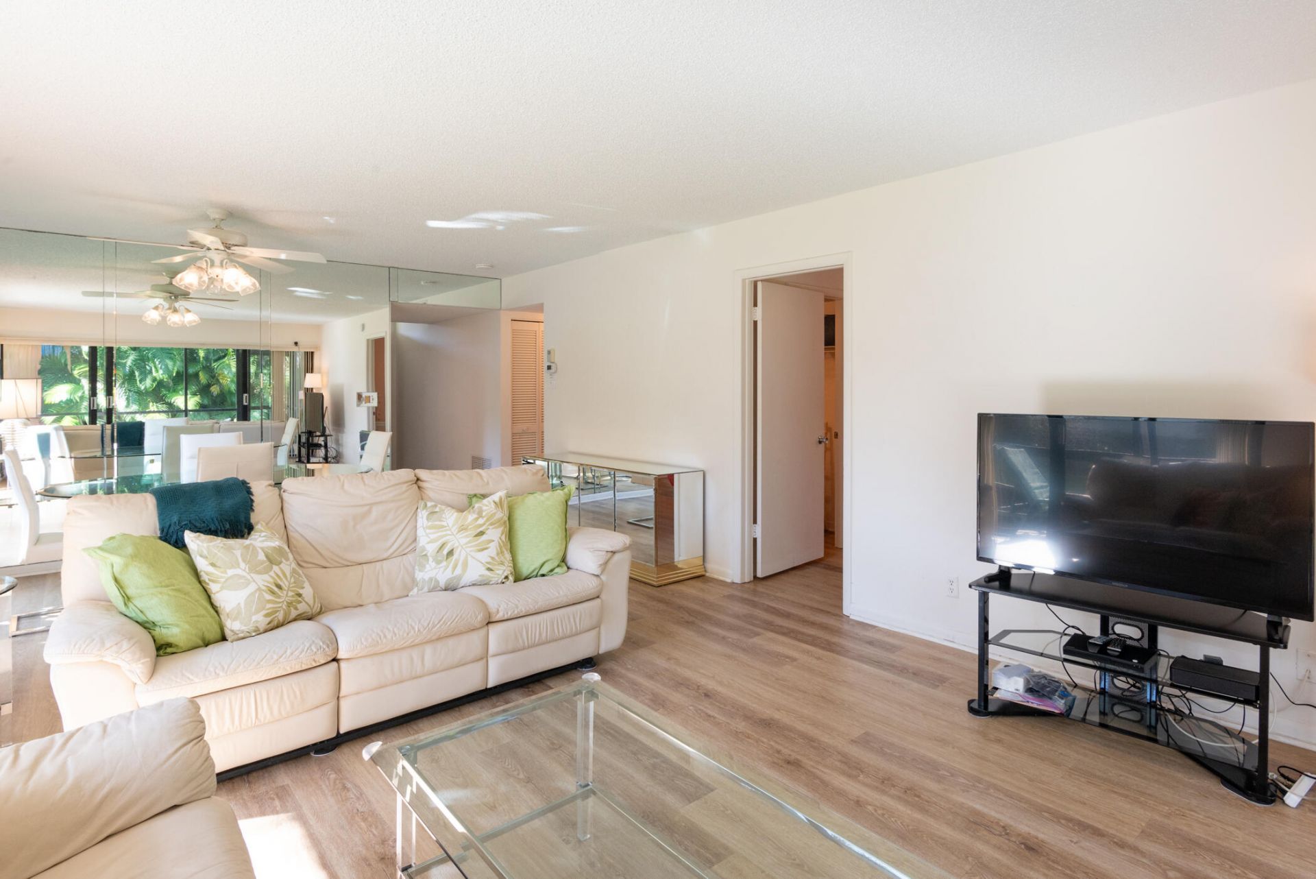 2550 Presidential Way, Unit 107, West Palm Beach, FL 33401 Photo