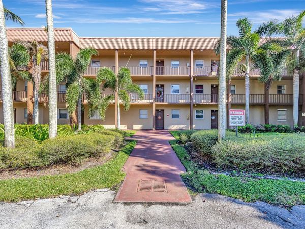 120 Sparrow Drive, Unit 213, Royal Palm Beach, FL 33411