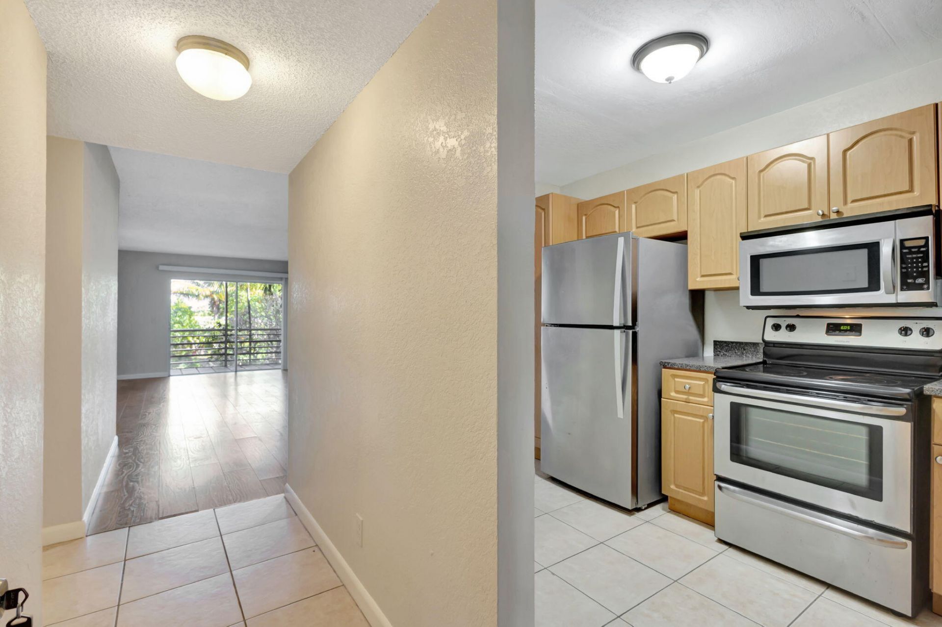 120 Sparrow Drive, Unit 213, Royal Palm Beach, FL 33411 Photo