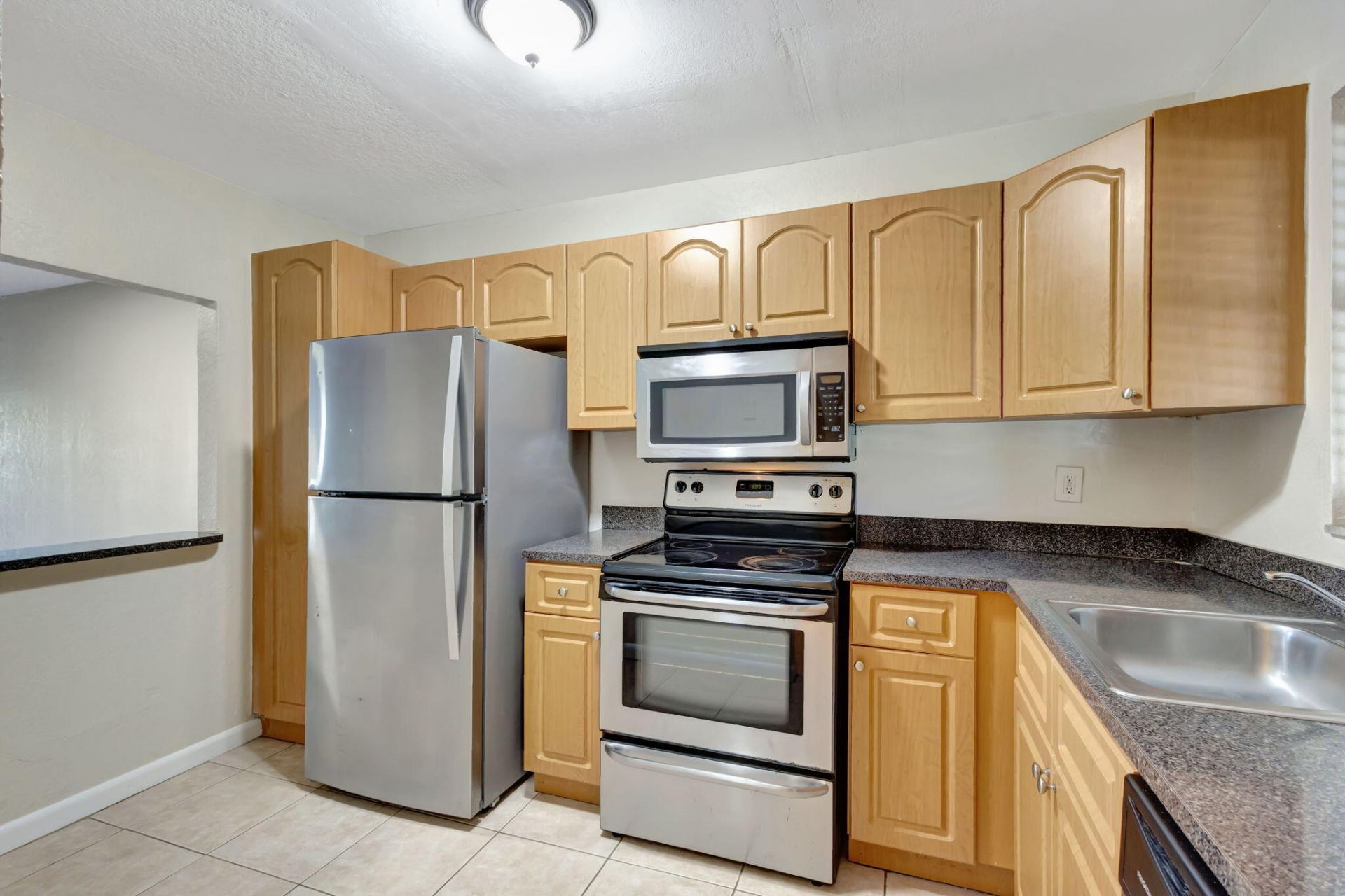 120 Sparrow Drive, Unit 213, Royal Palm Beach, FL 33411 Photo