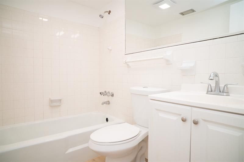 701 Pine Drive, Unit 107, Pompano Beach, FL 33060 Photo