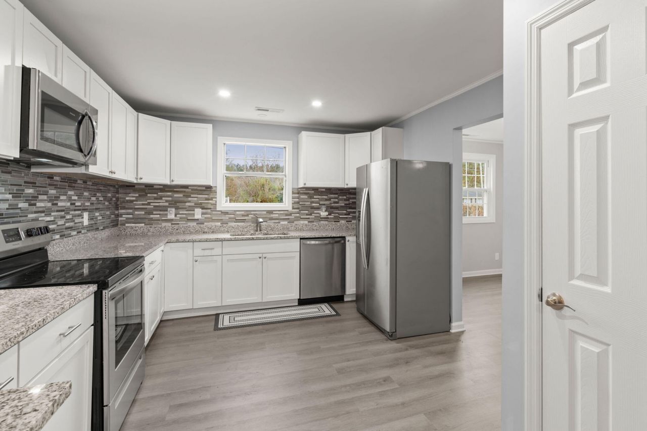 121 Franklin Street Photo 10