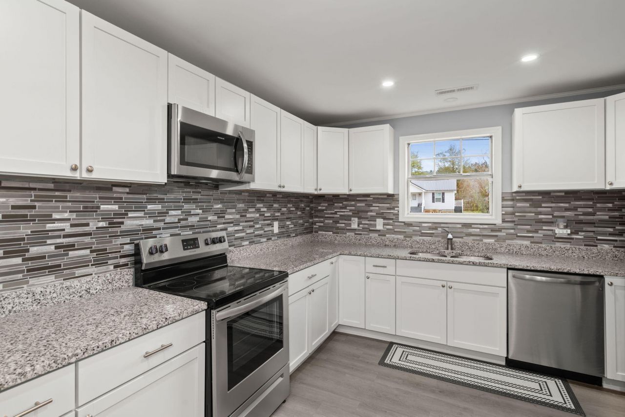 121 Franklin Street Photo 12