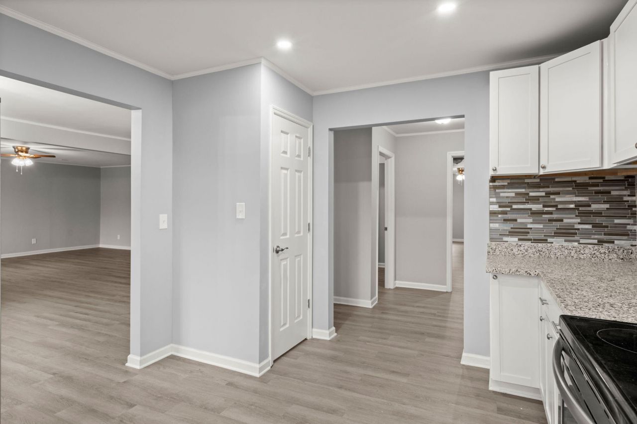 121 Franklin Street Photo 13