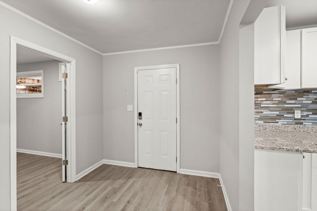 121 Franklin Street Photo 14