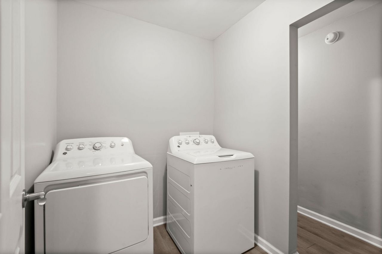 121 Franklin Street Photo 15