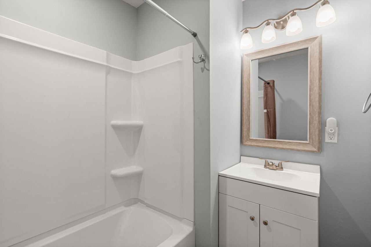 121 Franklin Street Photo 22