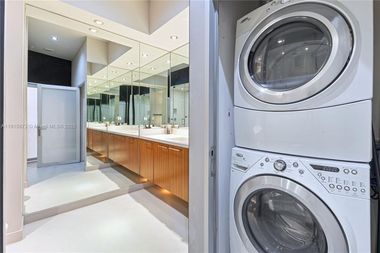 2001 Meridian Ave, Unit 515, Miami Beach, FL 33139 Photo