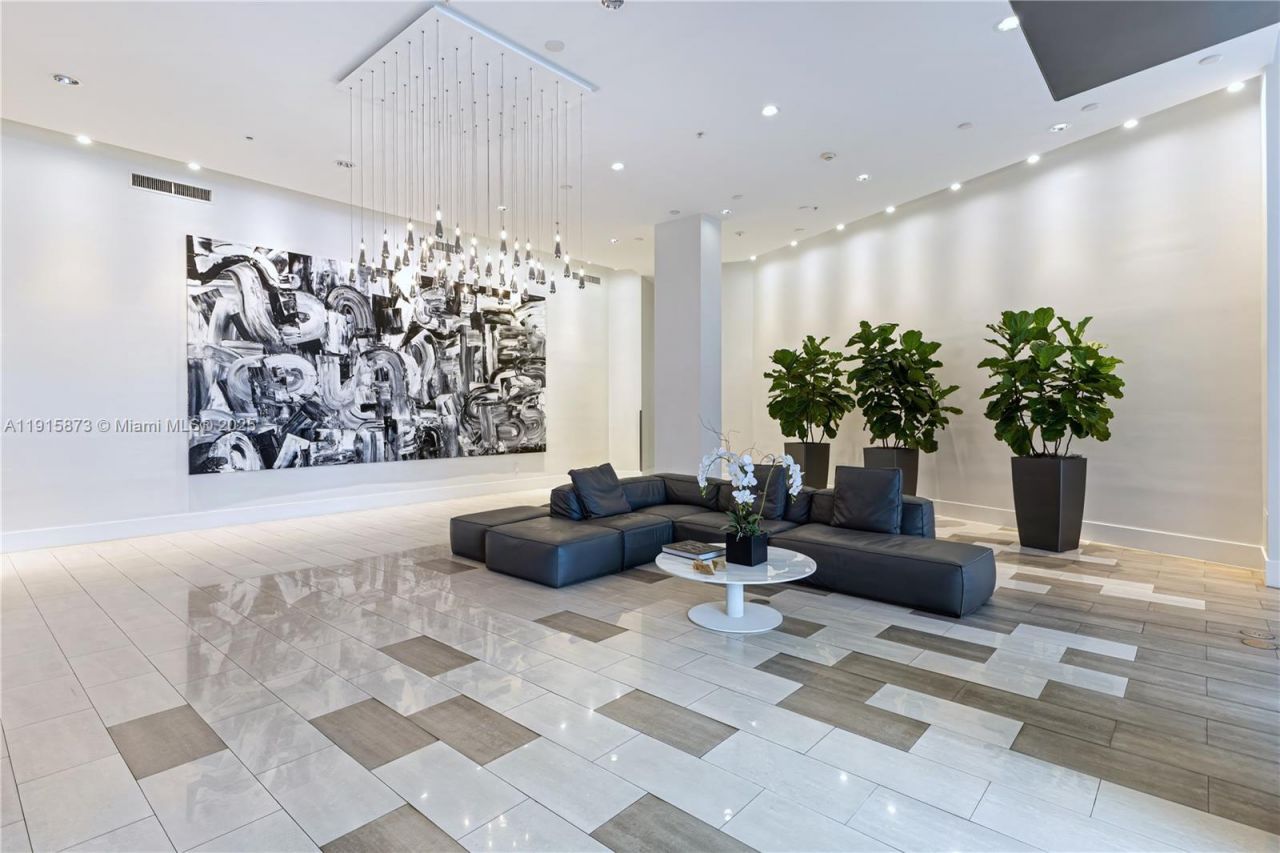 2001 Meridian Ave, Unit 515, Miami Beach, FL 33139 Photo