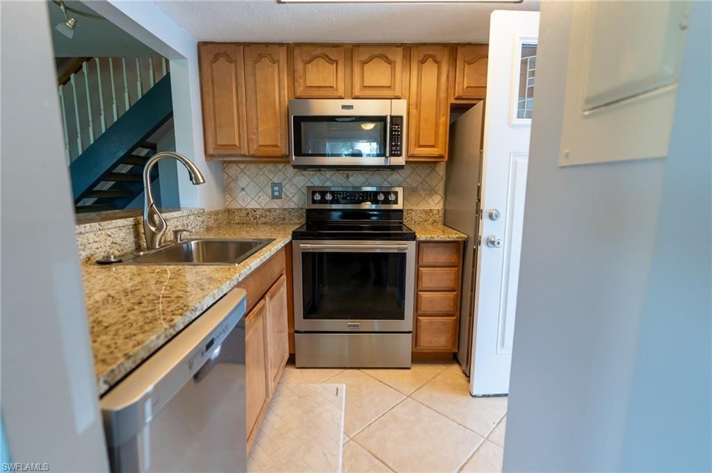 3271 Maple Leaf Cir, Unit 3, Fort Myers, FL 33907 Photo