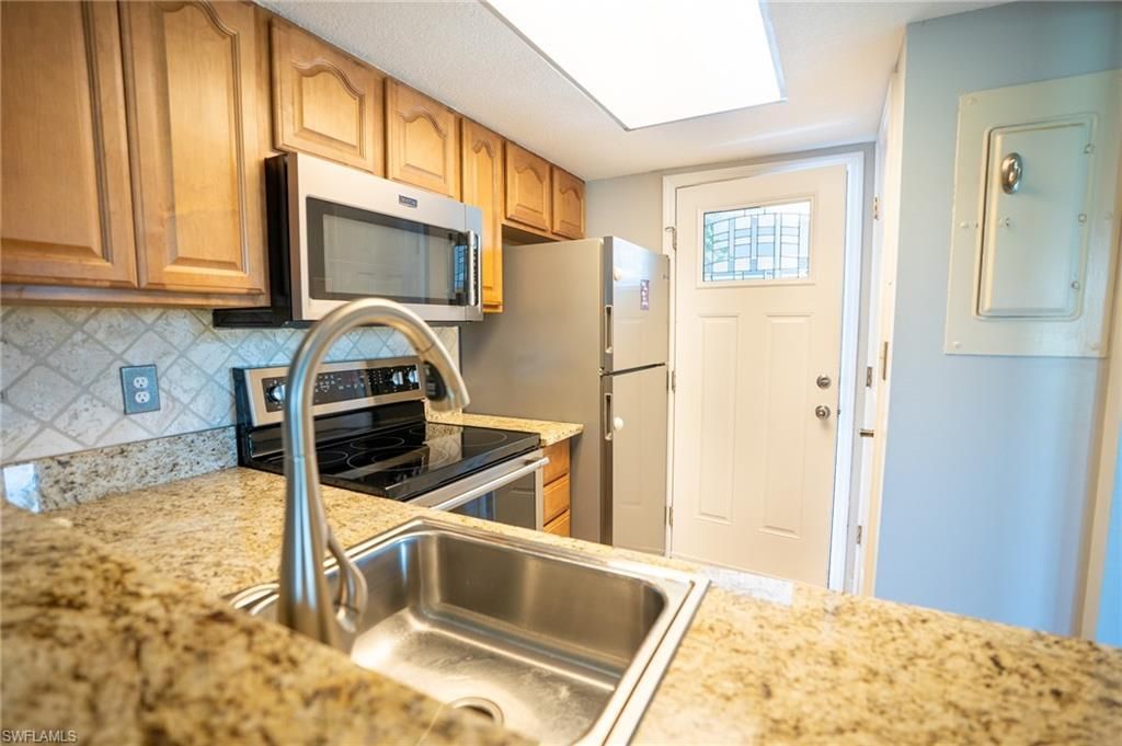 3271 Maple Leaf Cir, Unit 3, Fort Myers, FL 33907 Photo