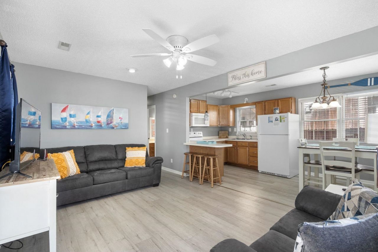 6001 - 1833 S Kings Hwy. Photo 10