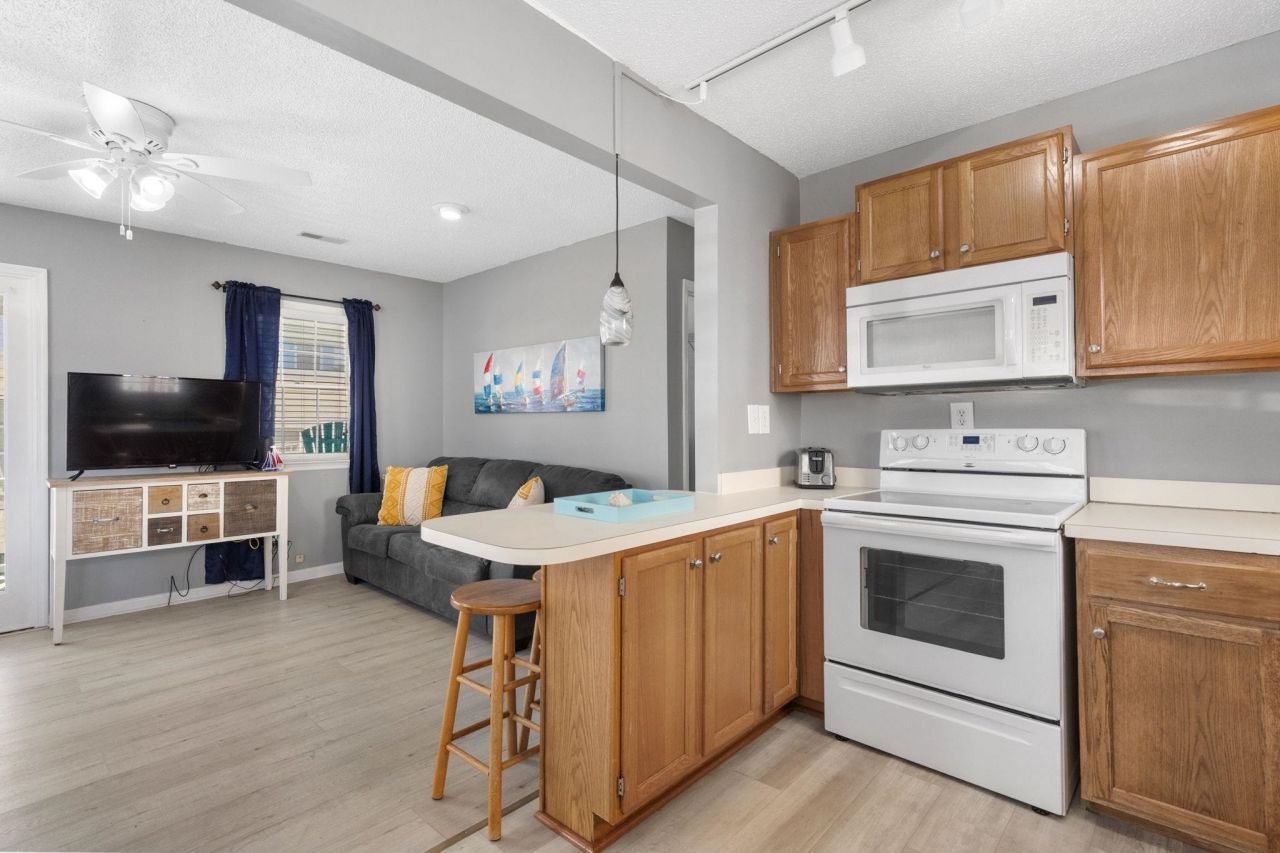 6001 - 1833 S Kings Hwy. Photo 16