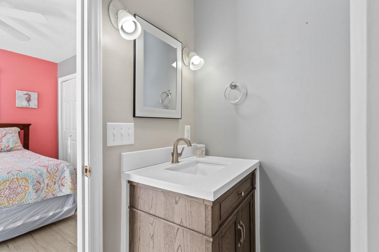 6001 - 1833 S Kings Hwy. Photo 24