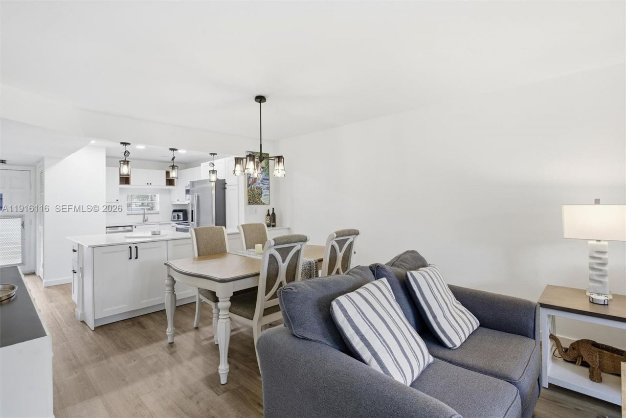 8941 S Hollybrook Blvd, Unit 103, Pembroke Pines, FL 33025 Photo