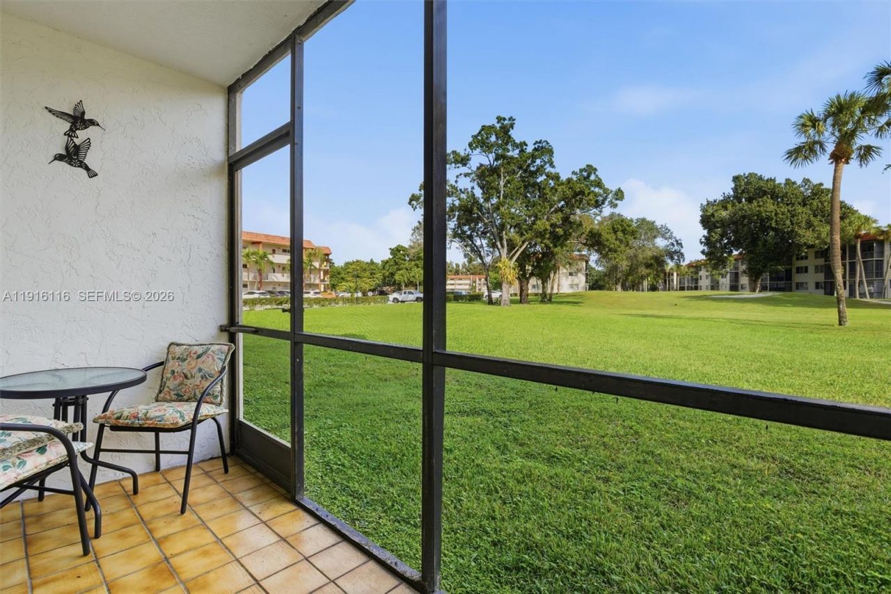 8941 S Hollybrook Blvd, Unit 103, Pembroke Pines, FL 33025 Photo