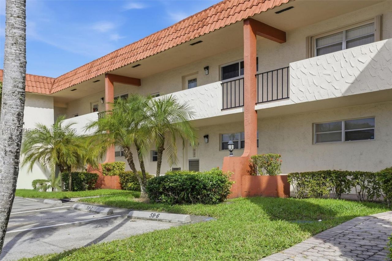 8941 S Hollybrook Blvd, Unit 103, Pembroke Pines, FL 33025 Photo