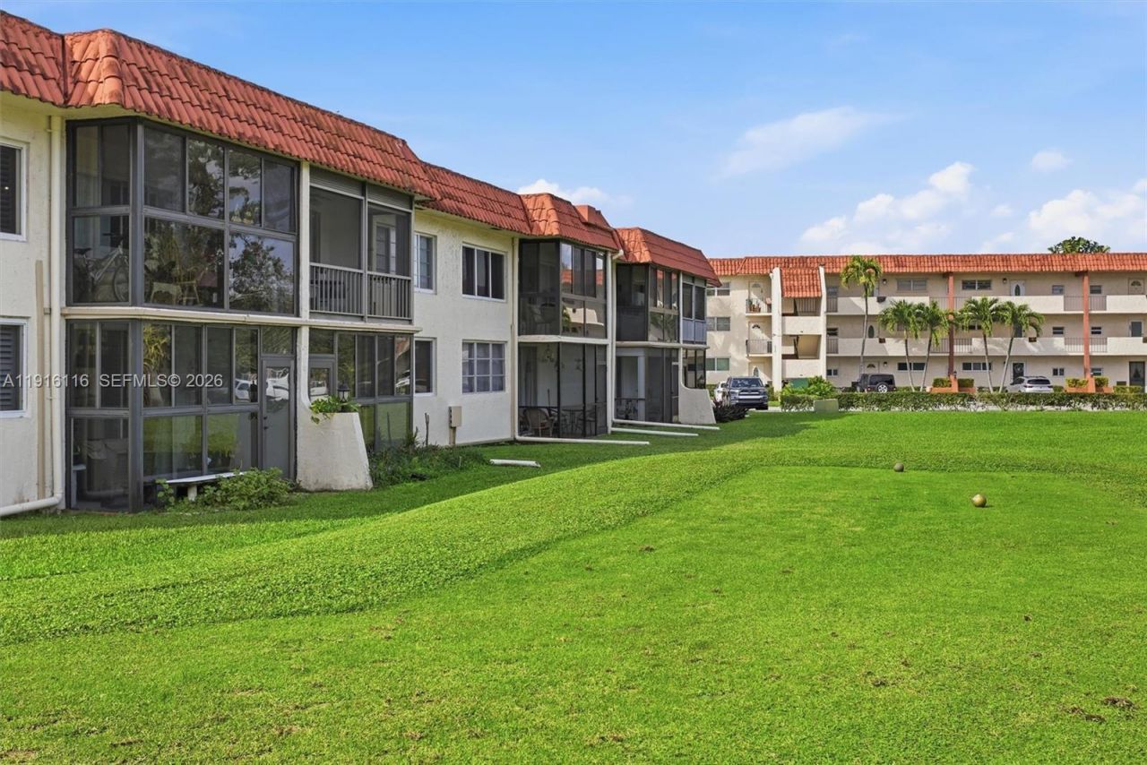 8941 S Hollybrook Blvd, Unit 103, Pembroke Pines, FL 33025 Photo