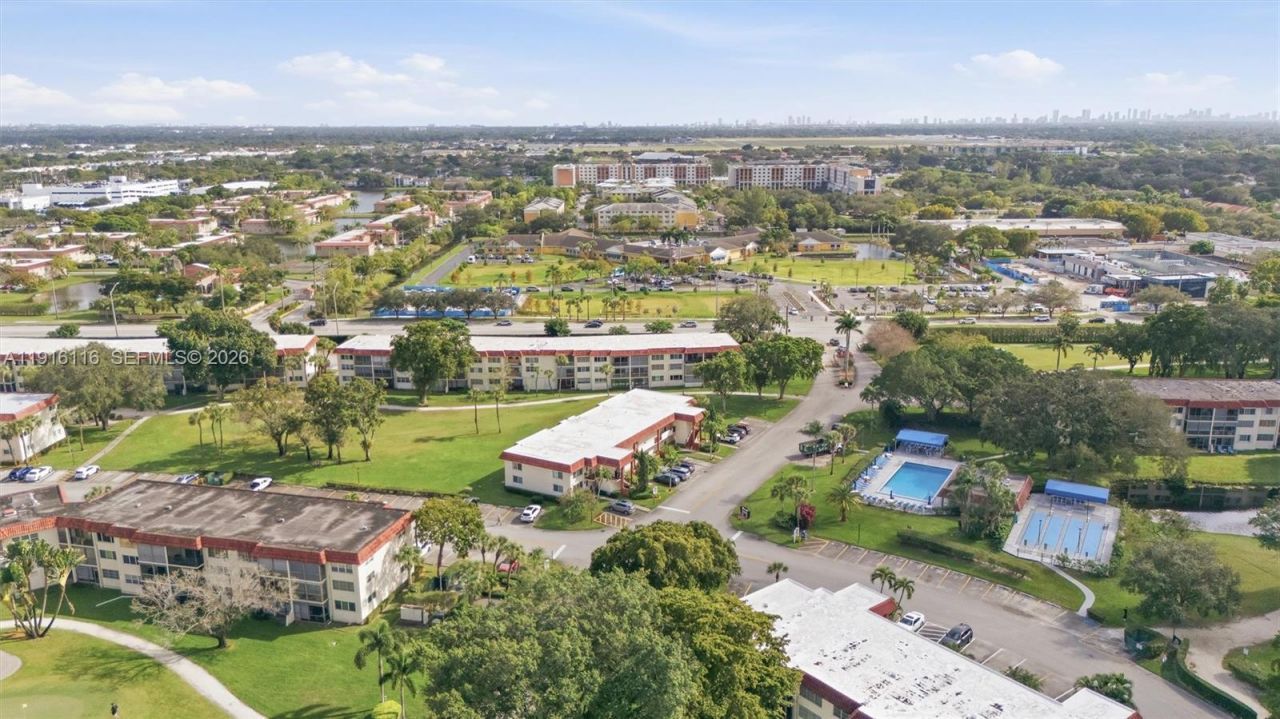 8941 S Hollybrook Blvd, Unit 103, Pembroke Pines, FL 33025 Photo