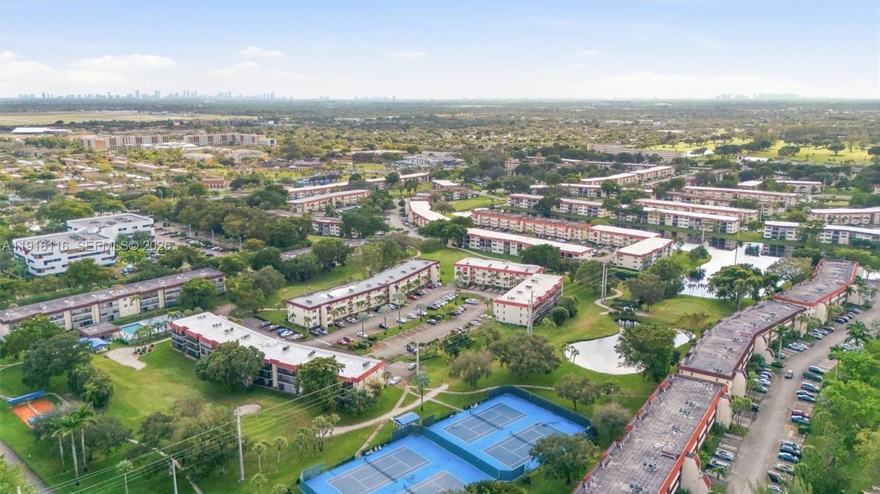 8941 S Hollybrook Blvd, Unit 103, Pembroke Pines, FL 33025 Photo